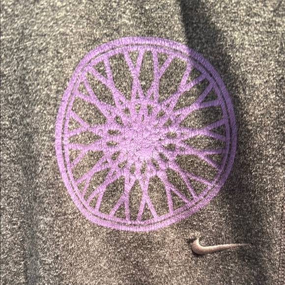 Nike Gray and Black Leggings Stretchy Athletic Bottoms - Picture 3 of 4